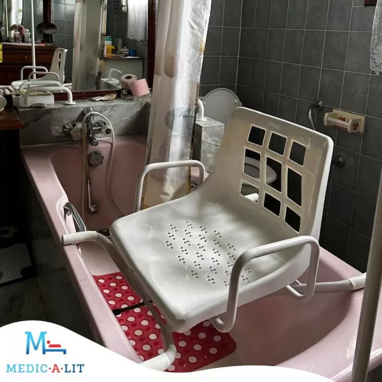 Comment réparer un siège de bain pivotant ?, Saint-Denis, Médic à Lit