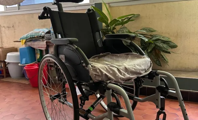 Réparation mécanisme fauteuil roulant inclinable, Saint-Denis, Médic à Lit