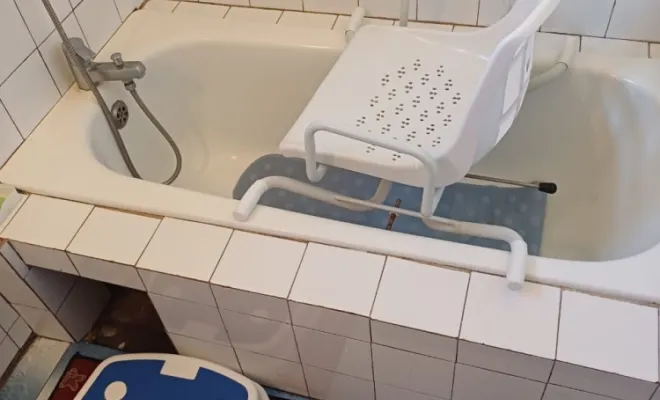 L’accessibilité à domicile : un combat quotidien pour plus de dignité !, Saint-Denis, Médic À Lit