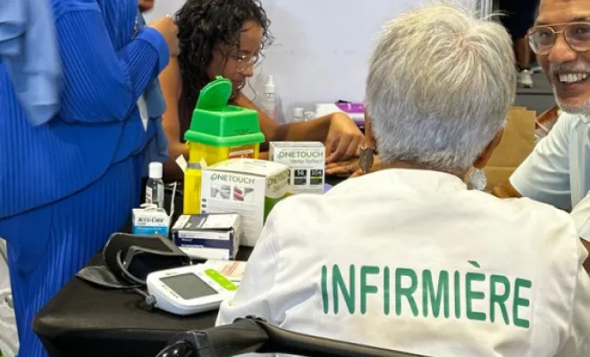 🩵 Retour en photos sur le Village du Diabète : une journée placée sous le signe de la prévention, Saint-Denis, Médic À Lit
