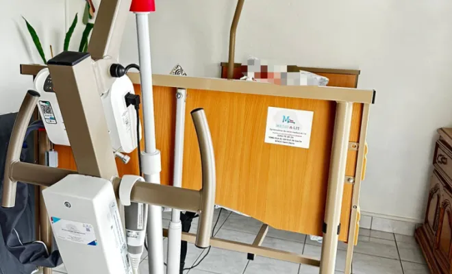 Élévateur de patient (lève-personne) : sécuriser les transferts et protéger aidants et soignants, Saint-Denis, Médic À Lit